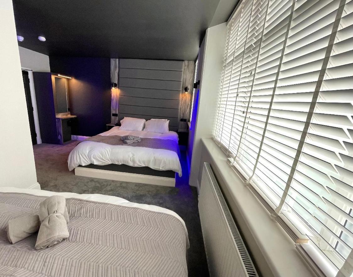 Breeze Suites - Luxury Group Accom - Sleeps 19 Blackpool Exterior foto